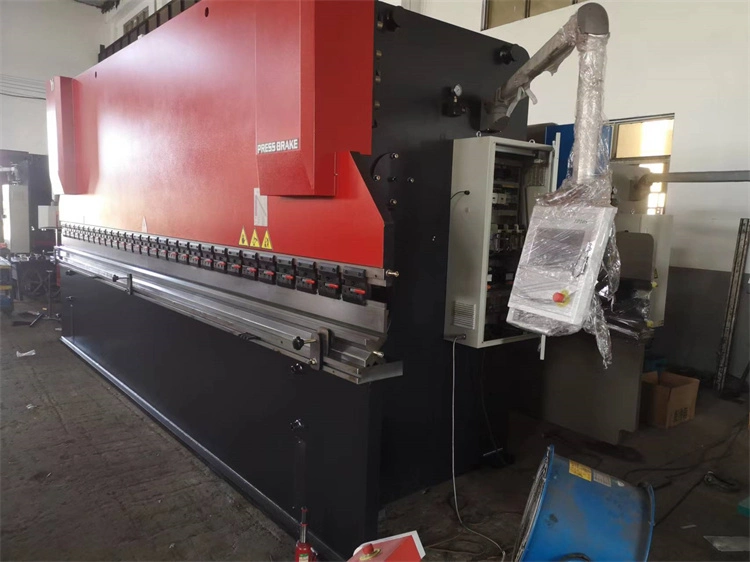 European Standard Sheet Metal CNC Press Brake Hydraulic Bending Machine Manufacturer