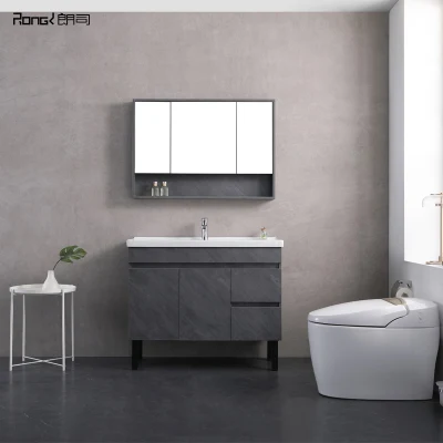 Gabinete de baño moderno y contratado de estilo gris con espejo.