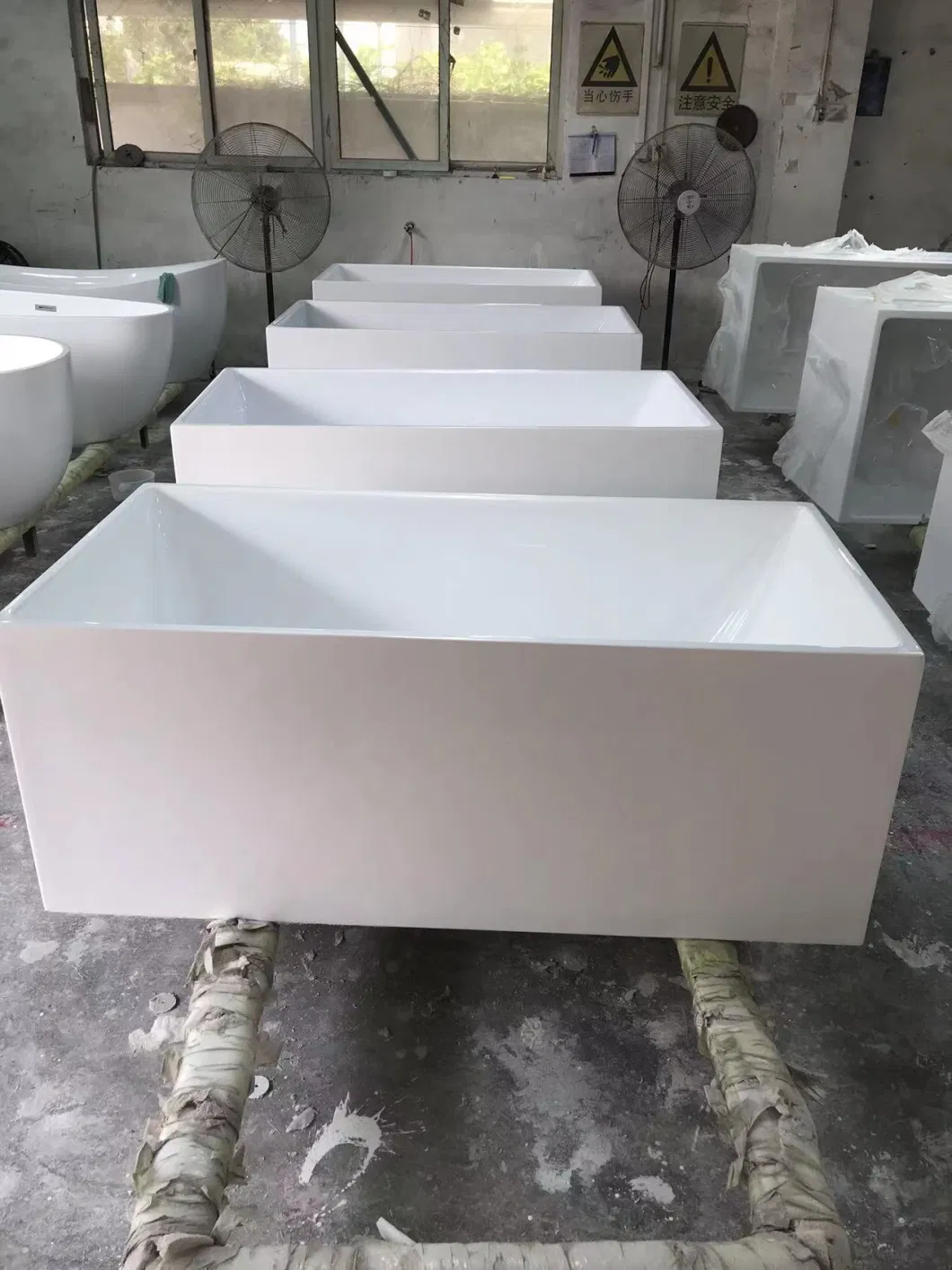 Modern Acrylic White Bath Tub Jet Whirlpool Bathtub Built in Round Shaped Embedded Acryl Bathtub Dx3004