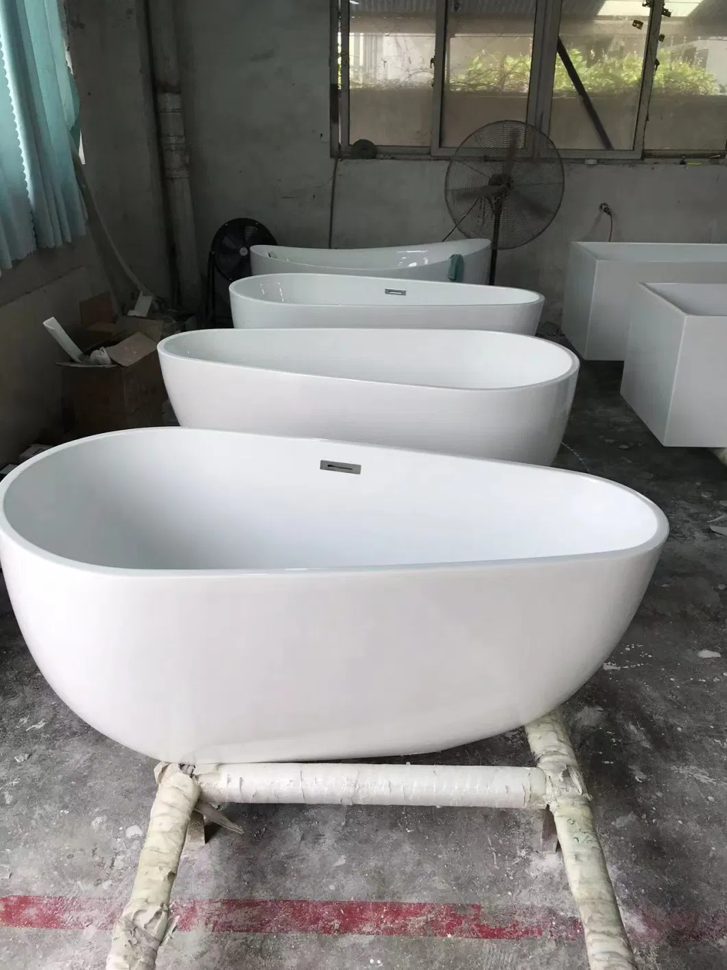 Modern Acrylic White Bath Tub Jet Whirlpool Bathtub Built in Round Shaped Embedded Acryl Bathtub Dx3004