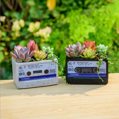 Factory Unique Small Size Artificial Resin Potted Flowers Flower Pots Wholesale Unique Vintage Design Plant Pot Storage