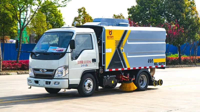 China Klf Cleaning Vehicle Manufacturer Electric Wash Sweep Truck with CCC