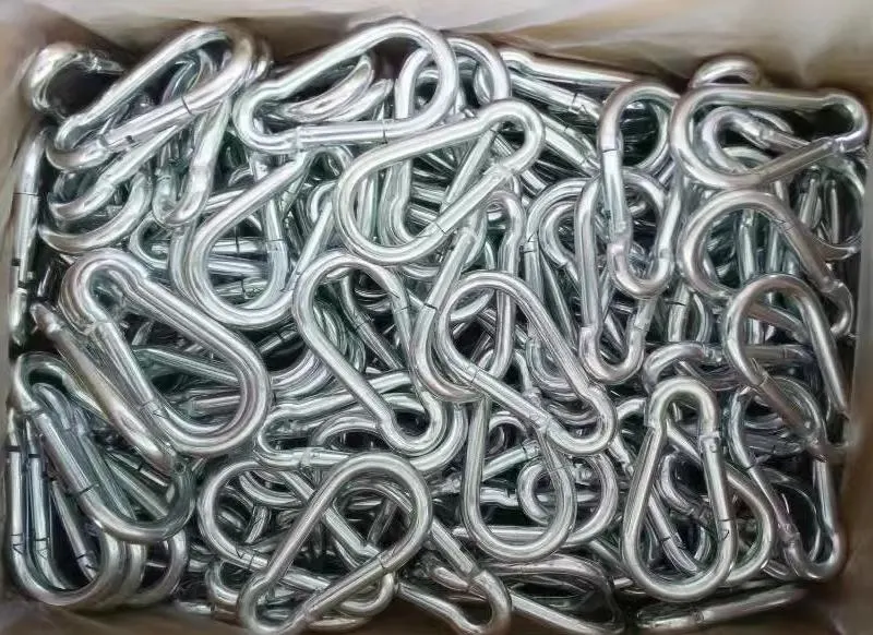 Zinc Plated Spring Loaded Snap Hook to Connect Rope Tracks /Cable and Hook Straps to Tracks