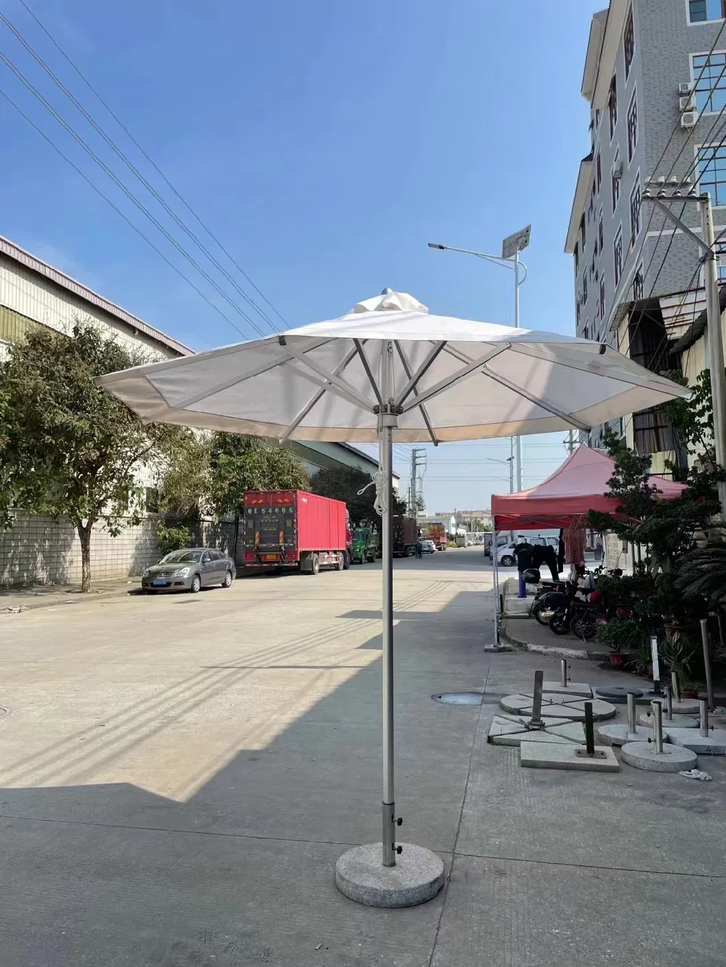 Central Pole Parasols Commerical Street Patio Round Umbrella Factory Direct High Quality Outdoor Beach Umbrella Aluminum