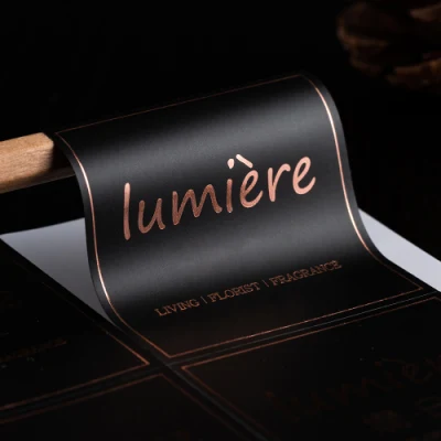  Etichetta di imballaggio per la stampa di etichette in PVC/carta/vinile adesivo con logo Emboss (fabbrica cinese)