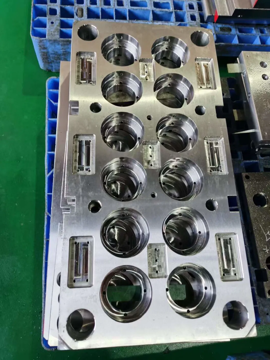 Mould Base for Injection Molding Multimode Cavity Stack Mold Die Electrical Box Molde Mulcavity Mold Bases