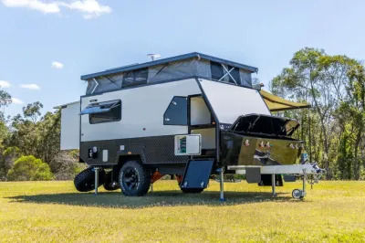 2022 Mini Swift RV 13ft Slide Out Pop Top Bunks Un paquete fantástico