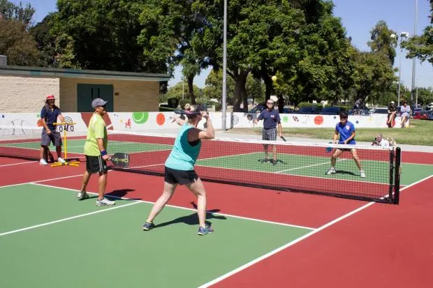 Custom Graphite Pickleball Paddles with Pickleballs &amp; Grip, Pickleball Rackets Set for Indoor and Outdoor