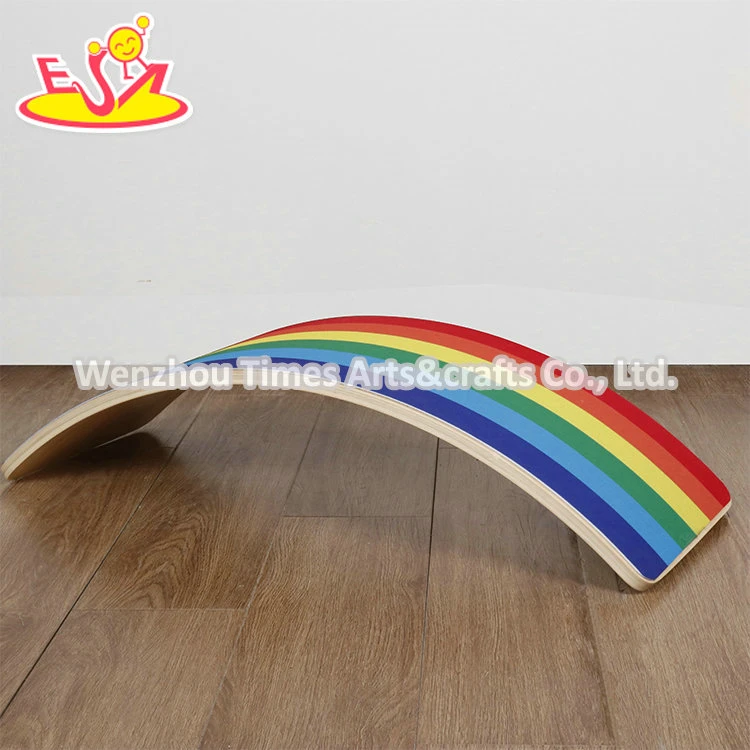 Customized Wobble Fitness Beam Kids Curvy Wooden Balance Board with Felt W01f057