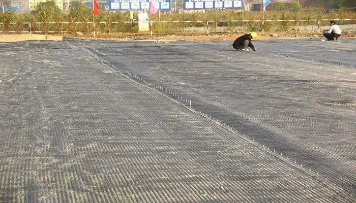 China Professional Geosynthetics Manufacturer Polyester Biaxial Geogrid Supplier 100-30, 120-30, 150-30