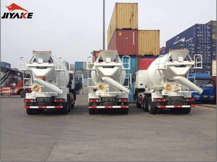 Engineering Building Concrete Mixer Truck Loading Concrete Mixing Car Sinotruk HOWO for Sale