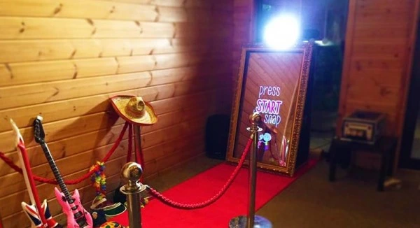 Dedi Latest Technology Magic Mirror Photo Booth