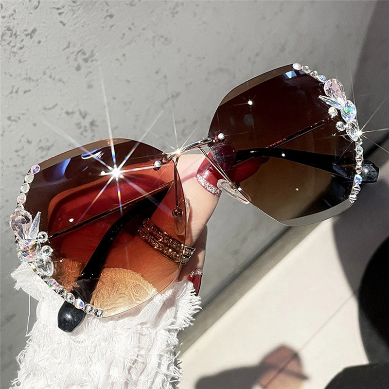 Luxury Brand Design Vintage Rimless Rhinestone Sunglasses Women Men Fashion Gradient Lens Sun Glasses for Female