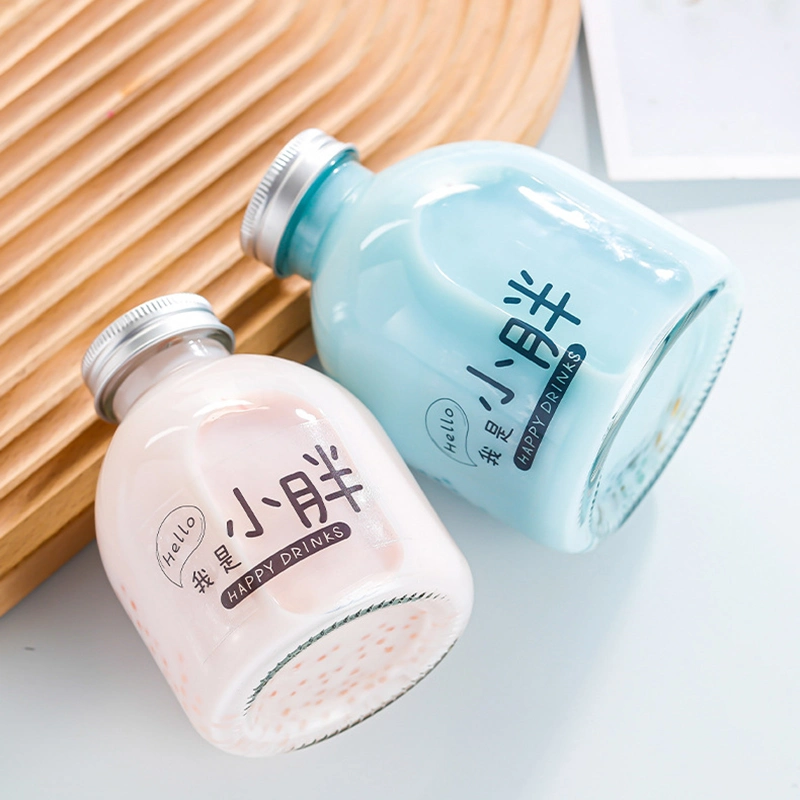 Hot Sell 250ml 350ml 500ml Glass Drinking Bottle Tea Juice Beverage Packaging Bottle with Plastic Straw