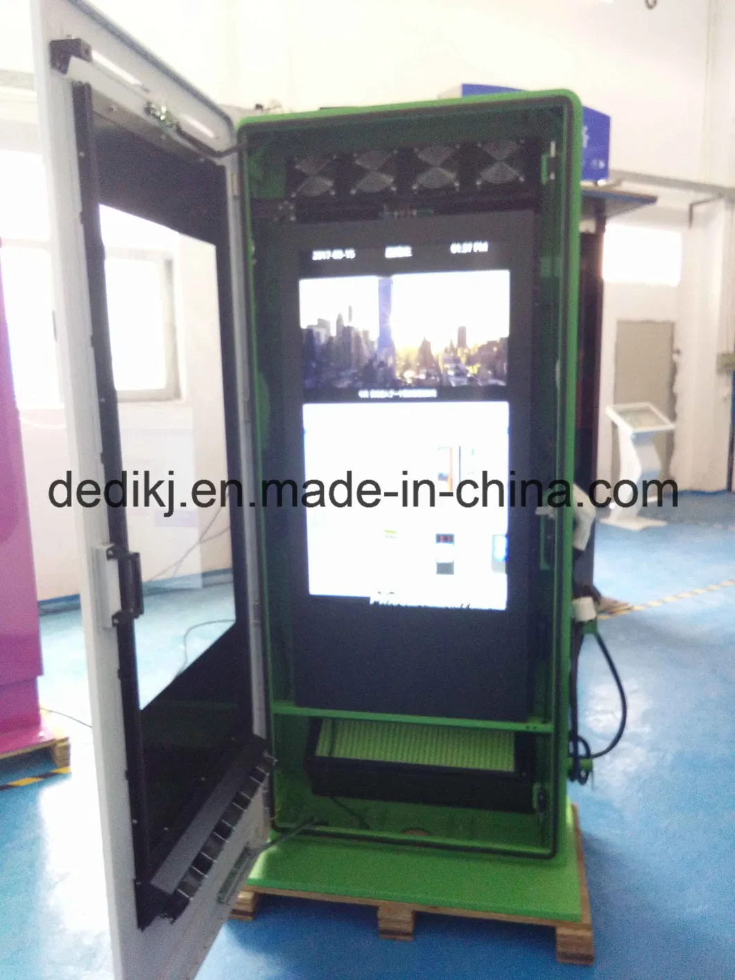 Dedi 43 Inch LCD Advertising Display Pile with Outdoor Electric Vehicle Charging Pile