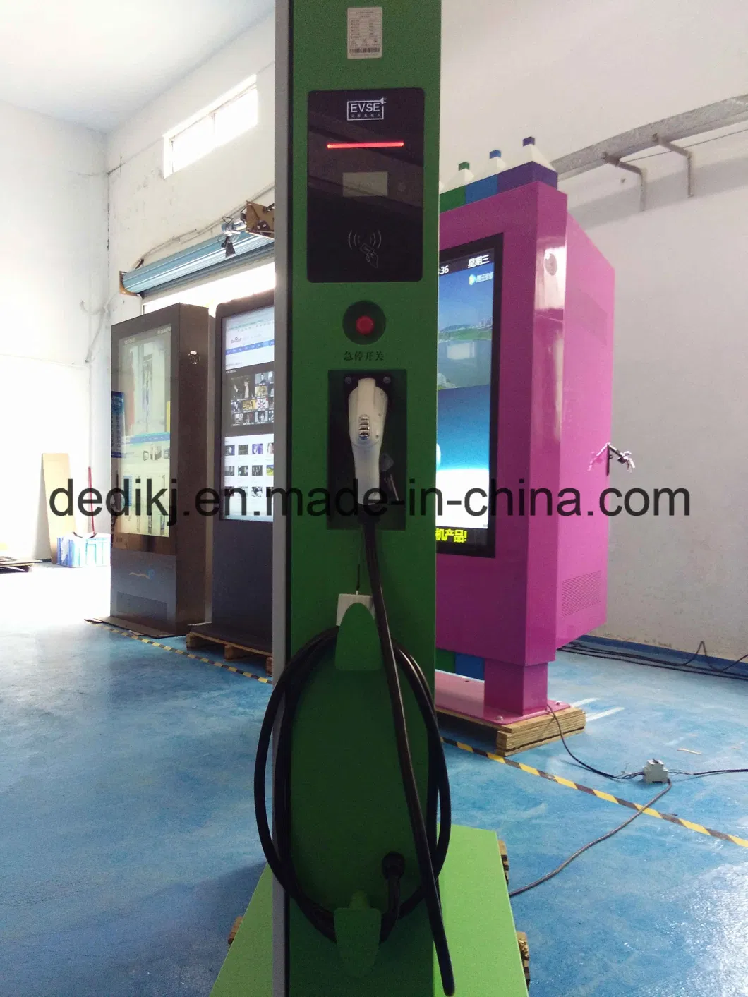 Dedi 43 Inch LCD Advertising Display Pile with Outdoor Electric Vehicle Charging Pile