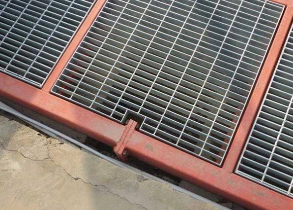 Kaiheng Slip Resistant Metal Bar Grating Wholesaler Trench Cover Grating China Trench Drain Metal Grates