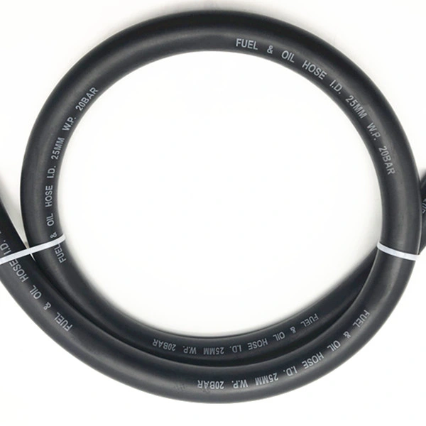 Oil Resistant Tubing Flexible NBR Smooth Suface 300 Psi Rubber Fuel Lines