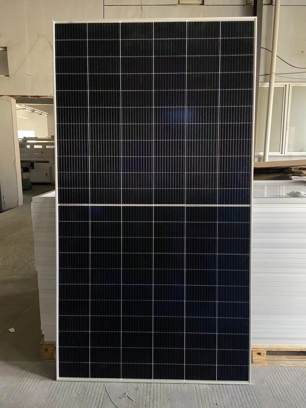 Half Cut Cell Monocrystalline 655W Solar Panel with Best Service