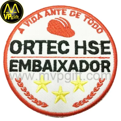 China Custom Soft Hard Gold Silver Enamel Car Football Name Medical Fashion 3D Cartoon Cute Emblem Badge Metal Promotion Gift Lapel Pin