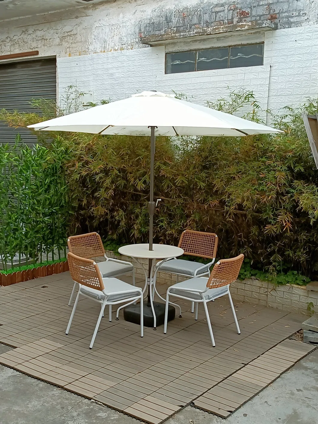 Garden Chair Manufacture Rope Weaving Woven Rope Patio Chair Modern Balcony Plastic String Chair Rattan Rope Outdoor Garden Dining Chair with Umbrella