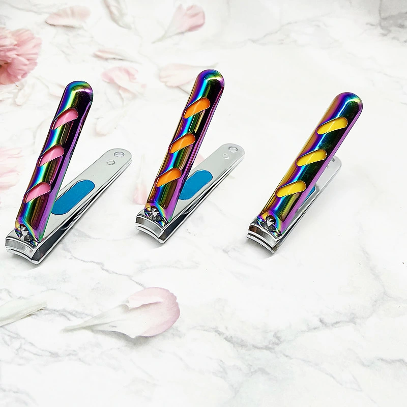 SSS 603yk-1 Plated Color Titanium Nail Clippers with Half Round and Half Hole Surface Are Convenient to Carry