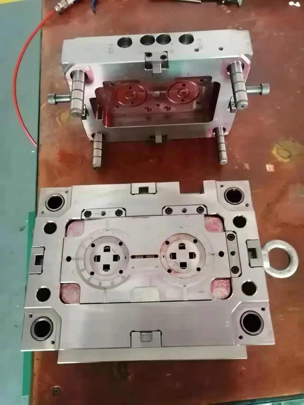 Customized Design Electronic Accessory Plastic Injection Molding