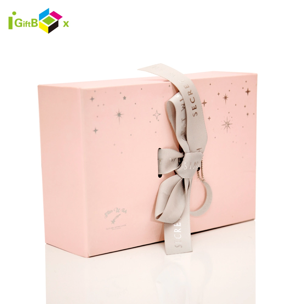 Baby Pink Packing Box Gift Box with Metal Closing and Handling