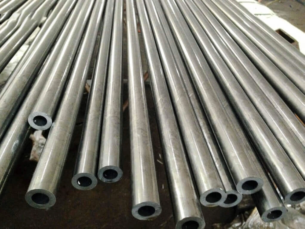 ASTM A106 A53 Cold Drawn High Precision Alloy 30CrMo4 / 42CrMo4 Steel Tube 20# 45# Q345 Q235 Oiled Precision Seamless Pipe with Outer Diameter 4mm Small Bore