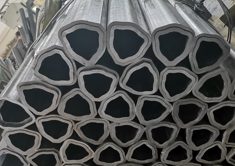 1020 Q355 Carbon Steel Tube SUS304 Stainless Steel Special Shaped Pipe/Hexagon Pentagon Triangle Shapes Pipes for Decoration Project Seamless Shaped Tube/Pipe