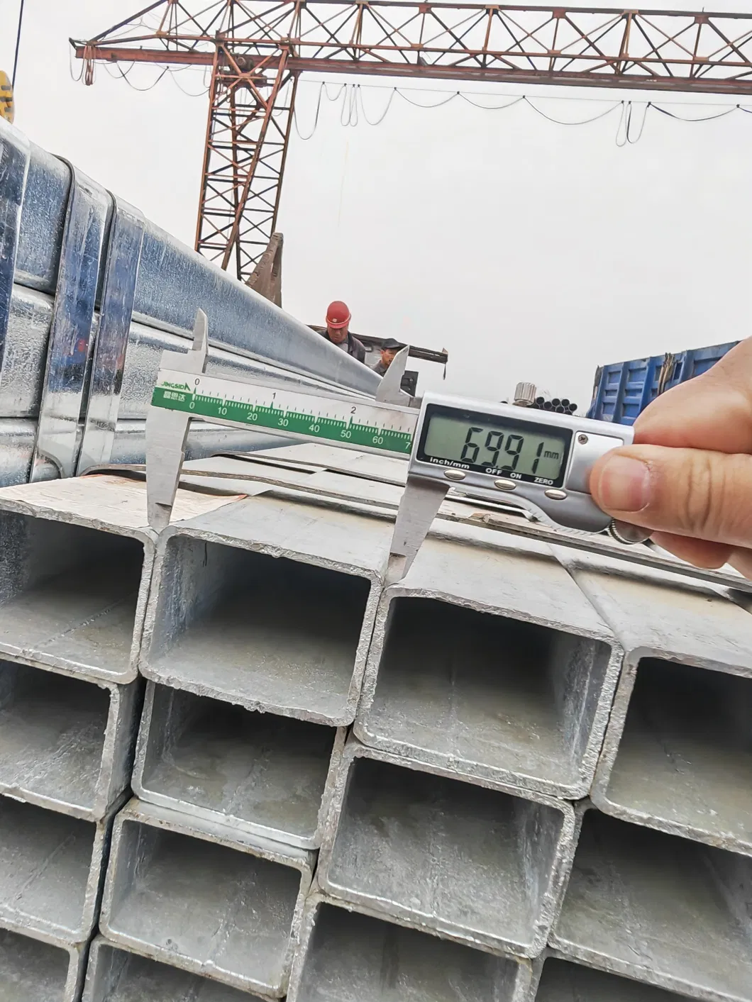 Pre Galvanized Carbon Round Alloy Round Square Rectangular Seamless ERW Steel Pipe Gi Tube