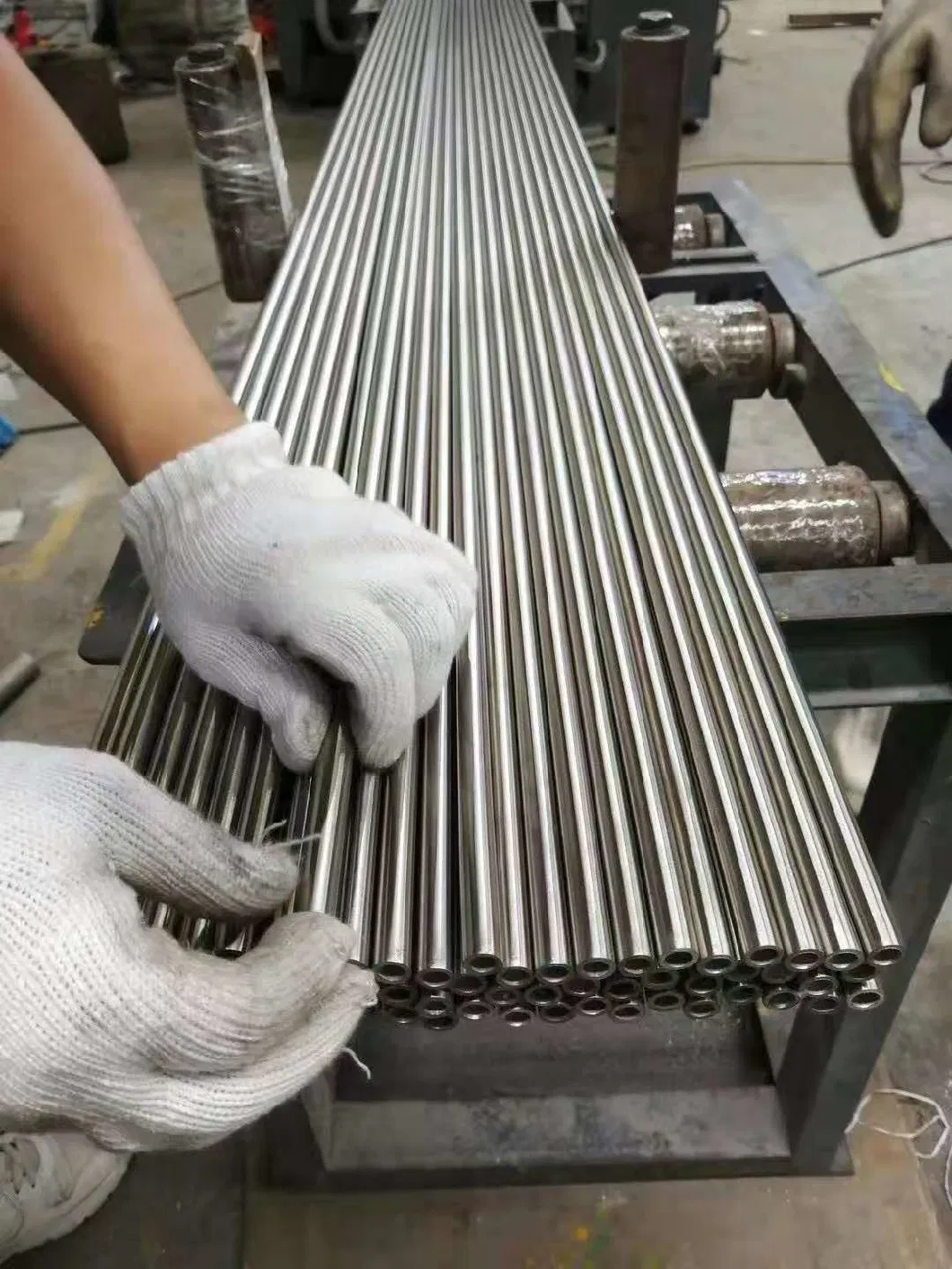 DIN 17752 Inconel 600 601 617 Round Bar Nichrome Inconel 625 Rod Uns No6601 No6625 No6600 Nickel Alloy Seamless Pipe Tube