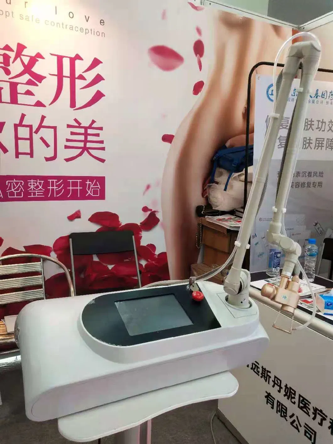 Portable Fractional CO2 Laser Skin Resurfacing Rejuvenation Beauty Machine 10600nm Laser for Stretch Mark Scar Removal Acne Treatment