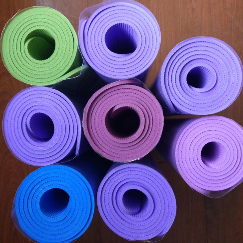 EVA or TPE Yoga Mat with Different Hardness and Colors