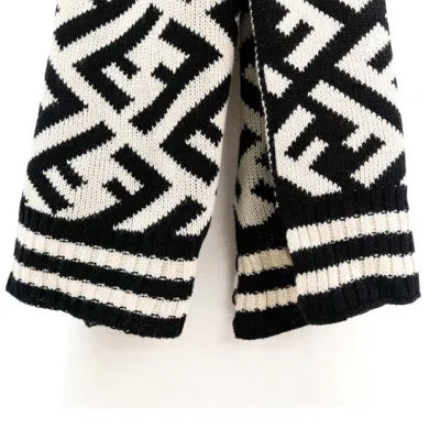 Home Rui Manufacturer Wholesaler Outerwear Apparel Accessory Design Unisex Autumn Winter Warmth Cashmere Feel Chunky Thick Heavy Character Wraps Blanket Scarf