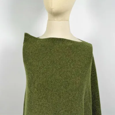 Women&prime;s Classic Fashion Crew Neck Rws Wool and Recycled Nylon Poncho