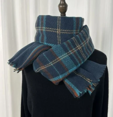 Autumn and Winter Women&prime;s Latest Fashion Checked Horizontal Stripe Warm Scarf