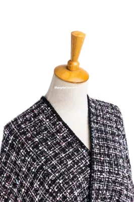 Home Rui Maufacturer Outerwear Spring Autumn Woman Warmth Apparel Accessory Boucle Cashmere Feel Tassel Wraps Grids Plaid Checks Cardigan Oversize Cloak Cape
