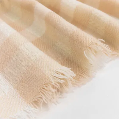 Wholesaler Outerwear Apparel Accessory Women Winter Beig Striped Short Fringe Checks Grid Tartan Warm Pashmina Windowpane Beach Headwear Blanket Scarf Shawl