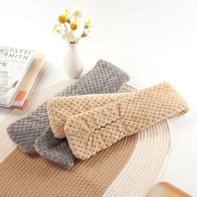 High Quality Custom Design Female Faux Fur Collar Fashion Plaid Knitted Winter Warm Cross Neck Warmer Scarves for Women