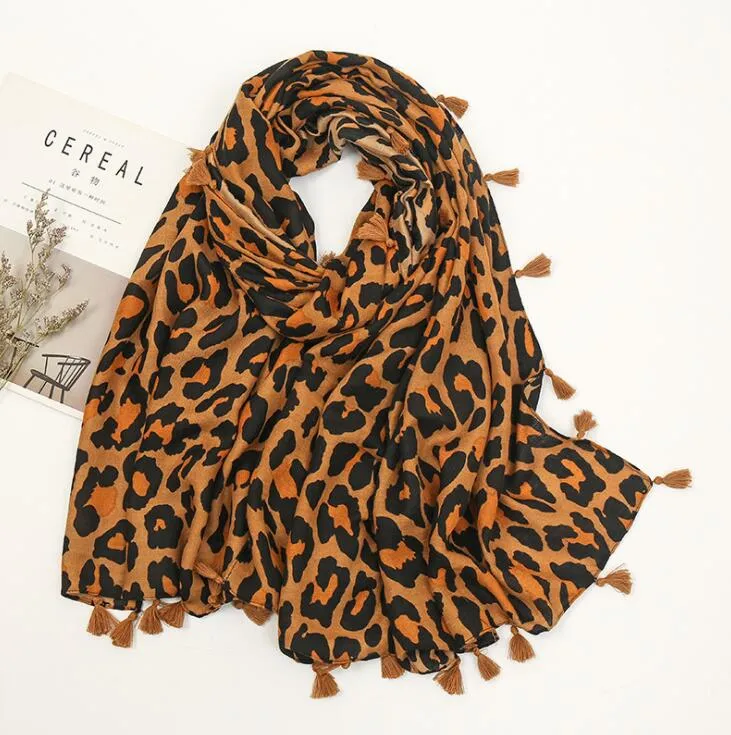 OEM Women&prime;s Lightweight Leopard Grain Print Shawl Scarf Rayon Cotton Scarf for Spring