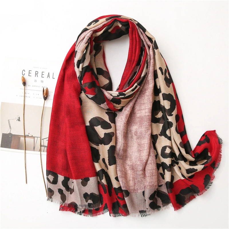 New Style Wholesale Girl Fashion Custom Coffee Color Versatile Leopard Print Women Spring Autumn Winter Soft Polyester Lady Scarf