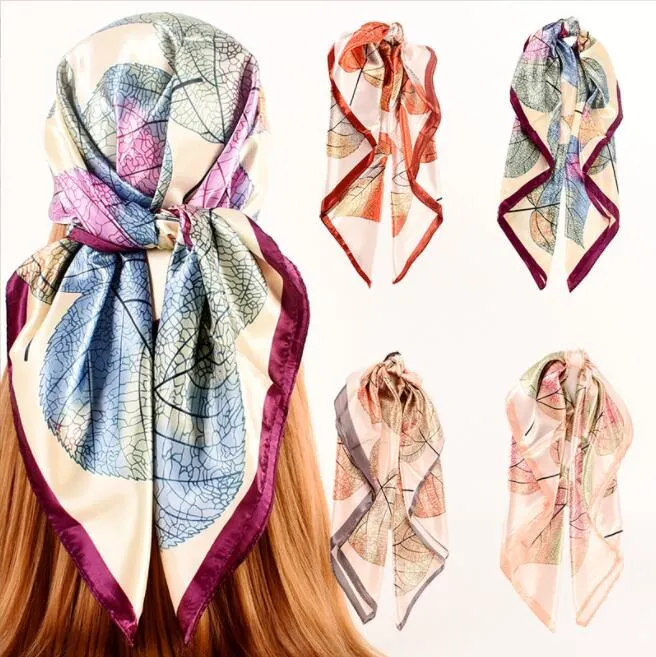 Autumn and Winter New Print Design Small Fresh Leaf Pattern Women&prime; S Fashion Scarves