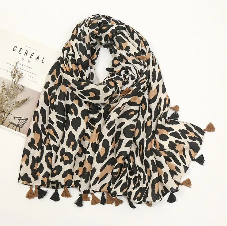 OEM Women&prime;s Lightweight Leopard Grain Print Shawl Scarf Rayon Cotton Scarf for Spring