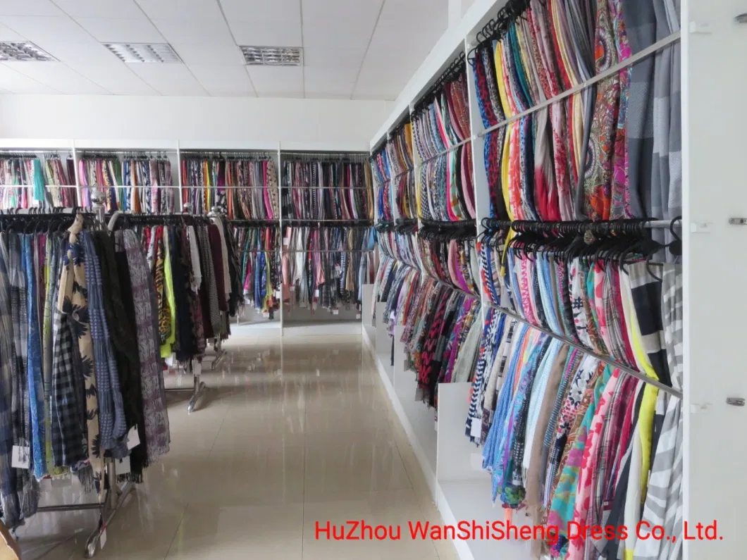 Ladies Fashion Stripes Ruana Knitted Shawl Warm Winter Poncho/Ruana/Warp/Cape