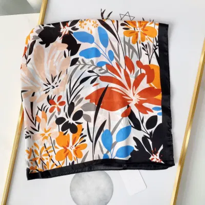  Grandes escarabajos de cabeza satinada - Satin Silk Square Like Neck Bufanda pelo envuelve el pañuelo