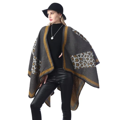  Tema caliente en invierno Dama nuevo diseñador de lujo marca Fashion Square Bufandas señoras la geometría clásica mantón Poncho bordado de Cabo de la mujer Bufanda de accesorios para niñas