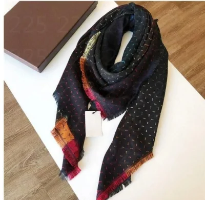 2024 Nuevo diseño impresión digital Color de lujo Soft Touch Mujer Bufanda Hijab de seda satinada de popelina 100% algodón con diseño cuadrado personalizado