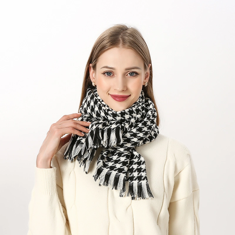 Wholesale Plaid Checked Women&prime; S Long Scarf with Fringe