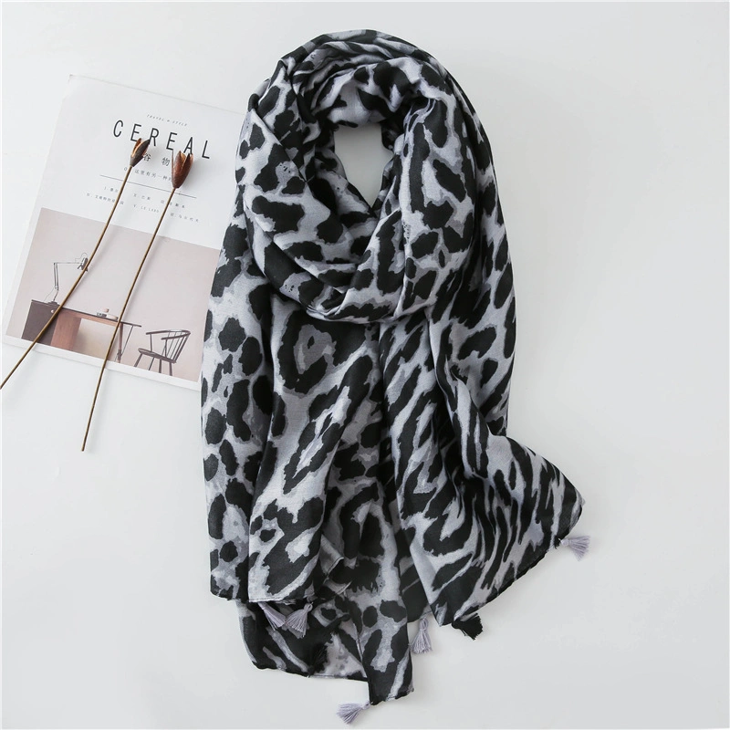 Classic Fashion Leopard Print Scarf Spring, Autumn, Winter Long All-Match Cotton and Linen Silk Lady Scarf
